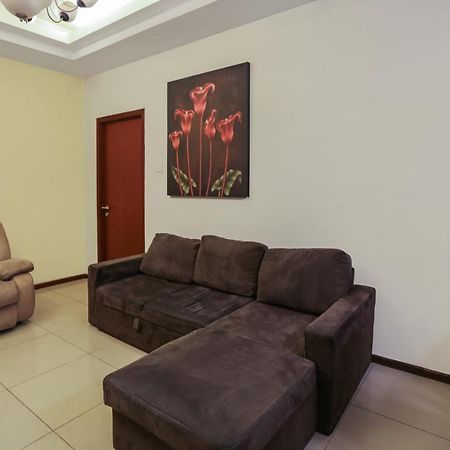 Capital O 1748 Thamrin Condotel Yakarta Exterior foto